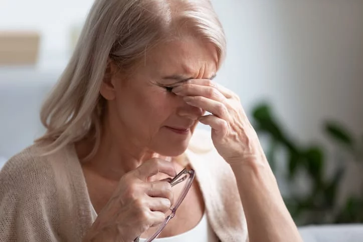 ¿Por qué se me duerme la ​cara del lado izquierdo?