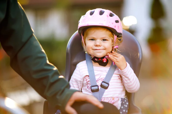 bebé en bici